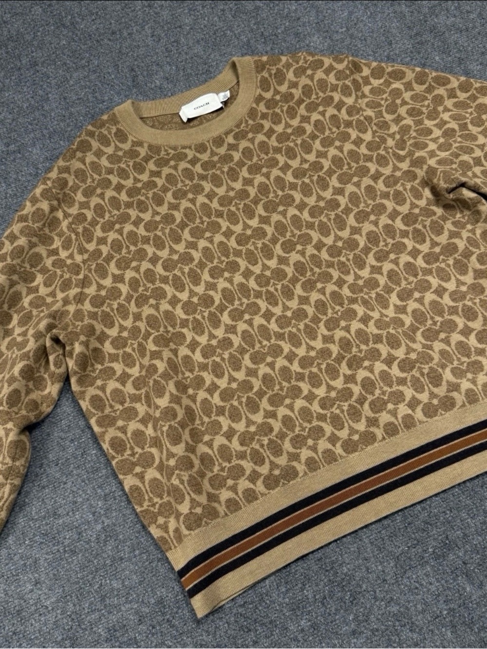 SEASONLESS SIGNATURE COACH SWEATER SIZE XL MEN